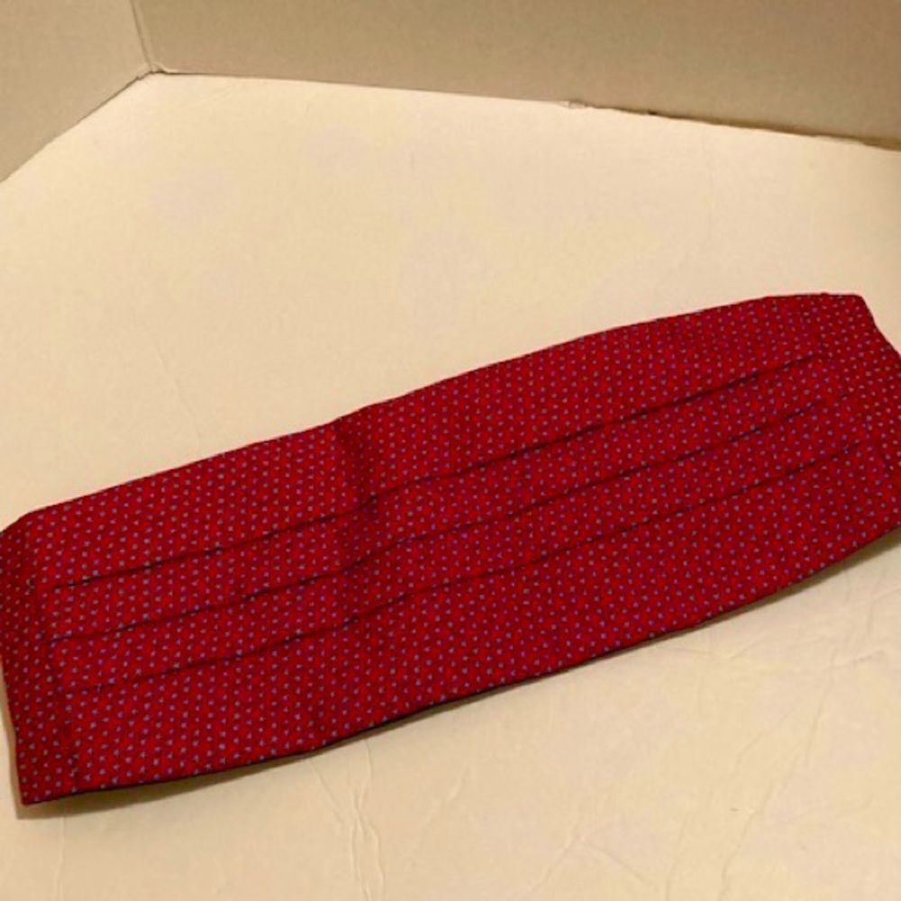 Men’s Vineyard Vines Cummerbund Red with Blue Stars All Over Pattern, Handmade